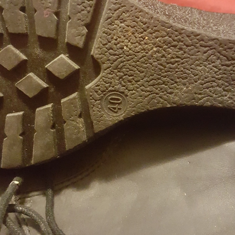 Shoes - Picture 3 of 3